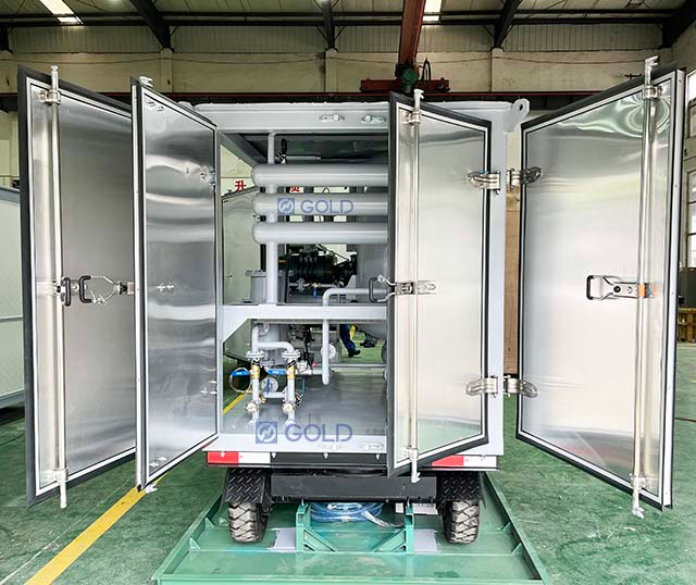 Máquina de filtración de aceite de transformador de alta vacío de China con remolque